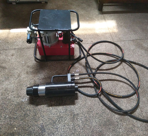 风动液压泵张拉机具（退锚器）7.jpg